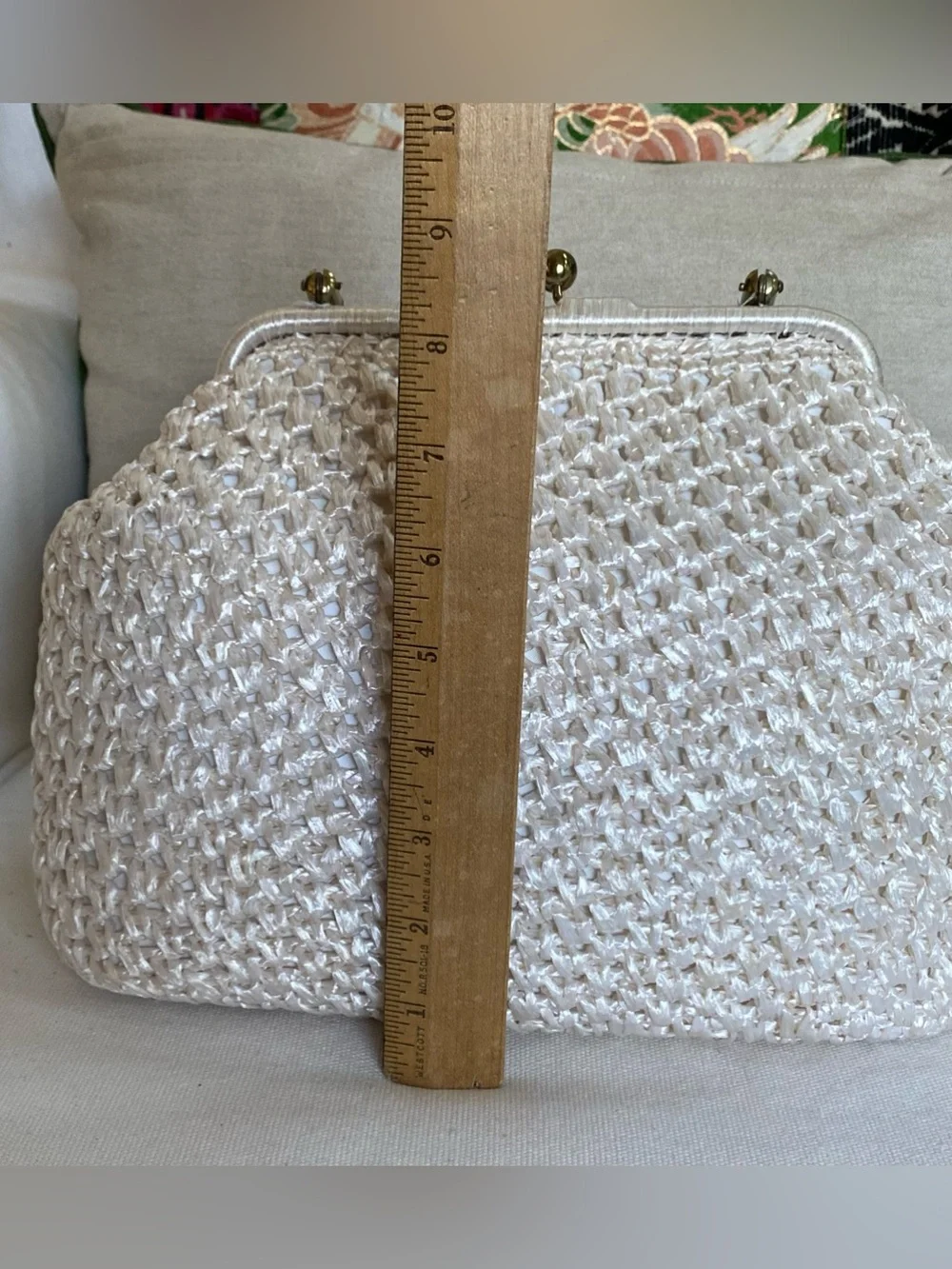 VTG 1950s Cream Woven Raffia Purse White Lucite Top Handle Kiss Lock Frame